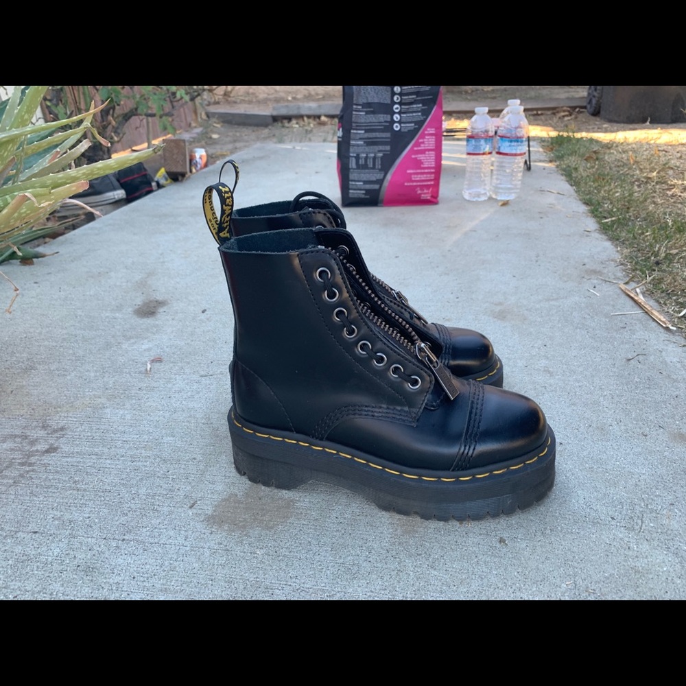 Smooth Sinclair Boots